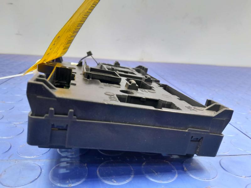 2018 BMW 740I Engine Fuse Box
