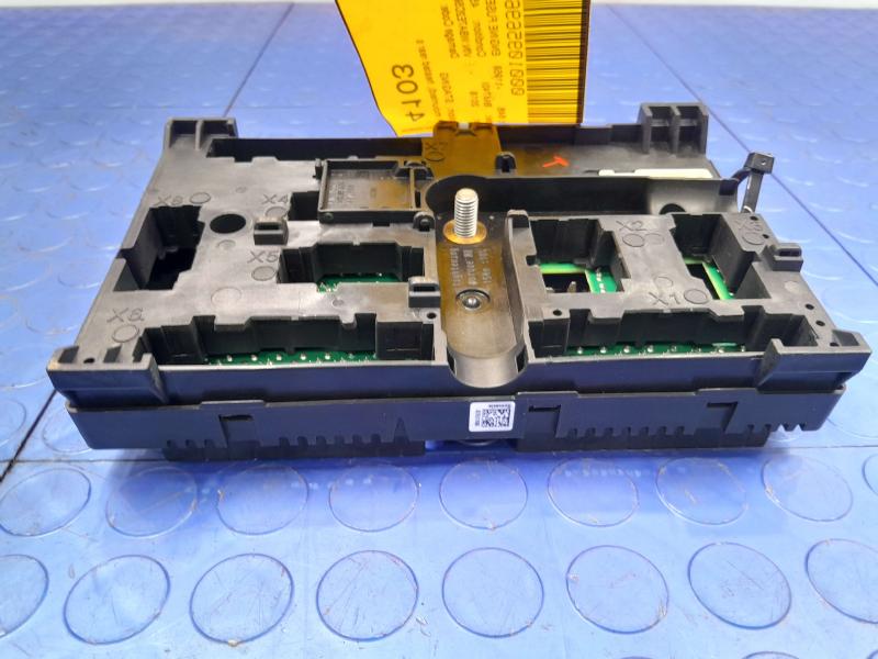 2018 BMW 740I Engine Fuse Box