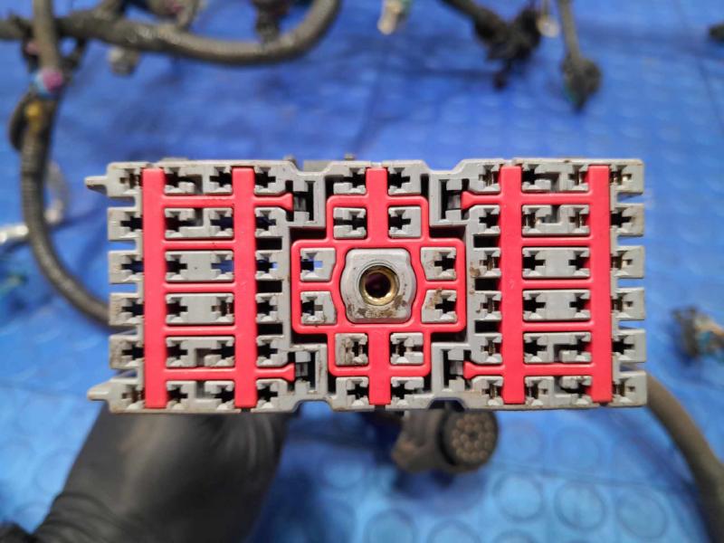 2008 Pontiac Solstice 2.4L Auto Trans Engine Wiring Harness OEM 25826999