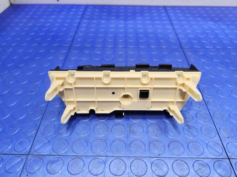 2013 Toyota Prius Heater A/C Control