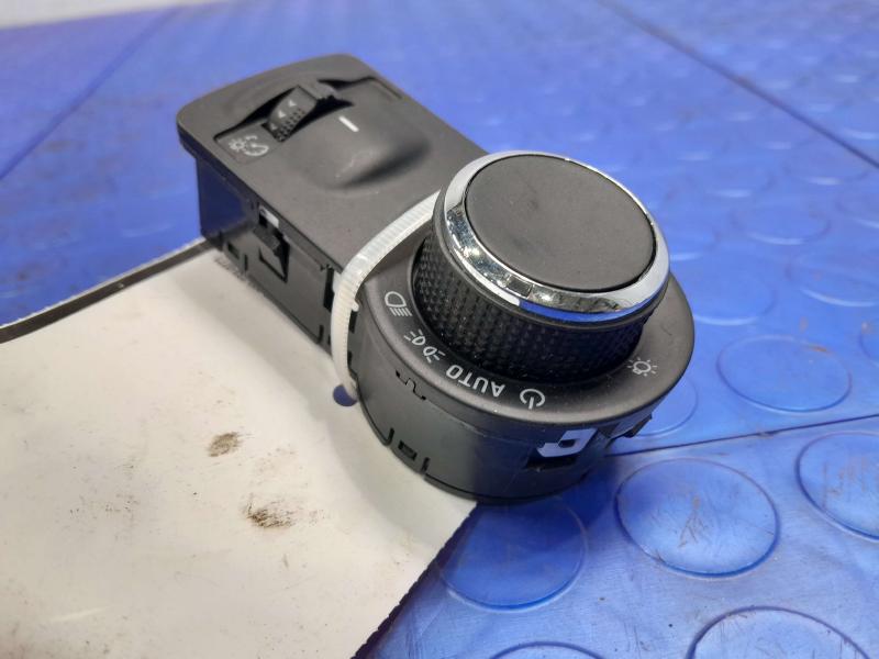2016 Chevrolet Trax Headlight Switch (Dash Mtd)