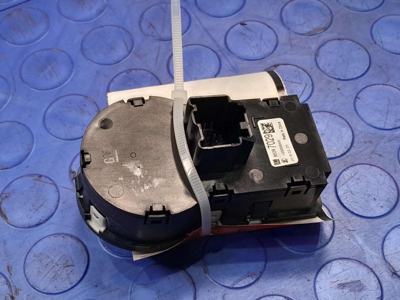 2016 Chevrolet Trax Headlight Switch (Dash Mtd)