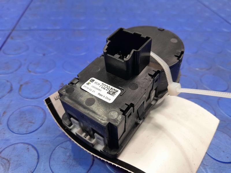 2016 Chevrolet Trax Headlight Switch (Dash Mtd)