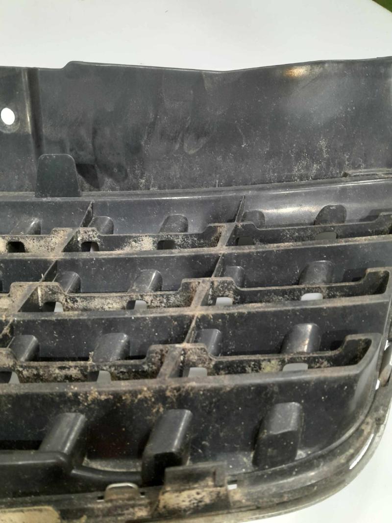 2005 Nissan Altima Grille