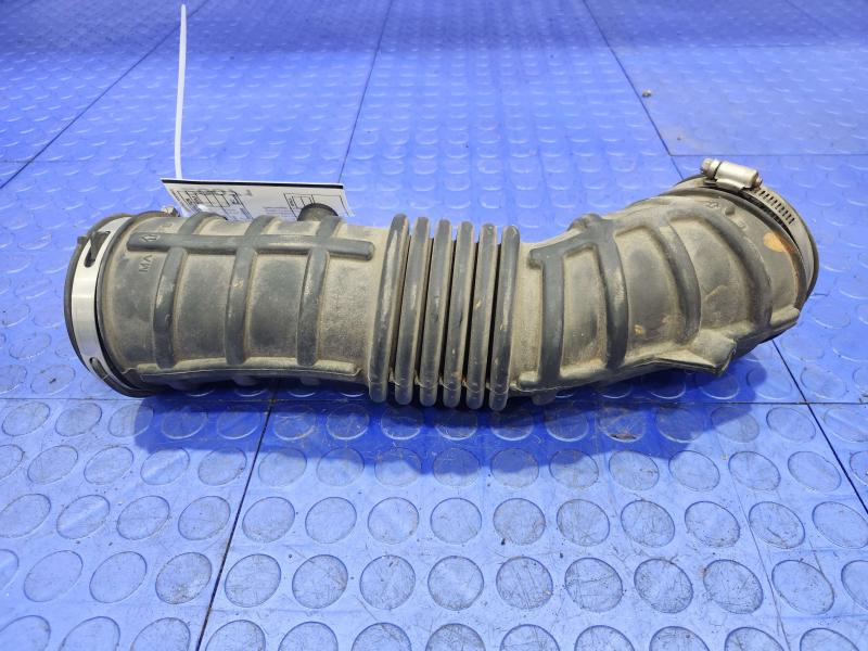 2004 Ford Explorer Air Intake Tube/Resonator