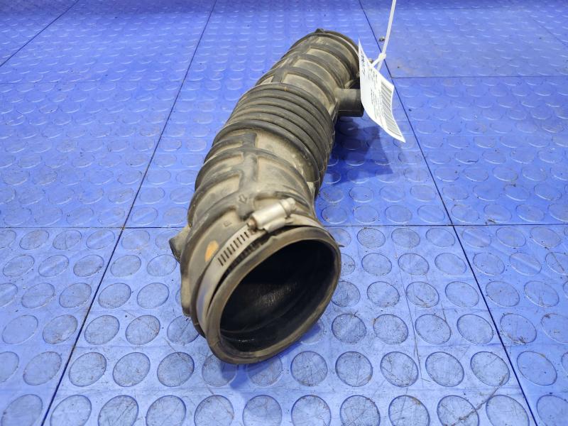 2004 Ford Explorer Air Intake Tube/Resonator