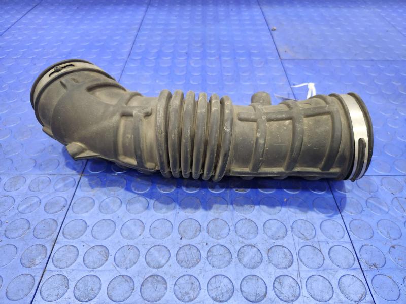 2004 Ford Explorer Air Intake Tube/Resonator
