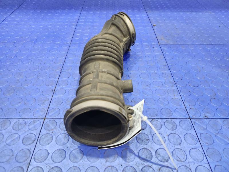 2004 Ford Explorer Air Intake Tube/Resonator