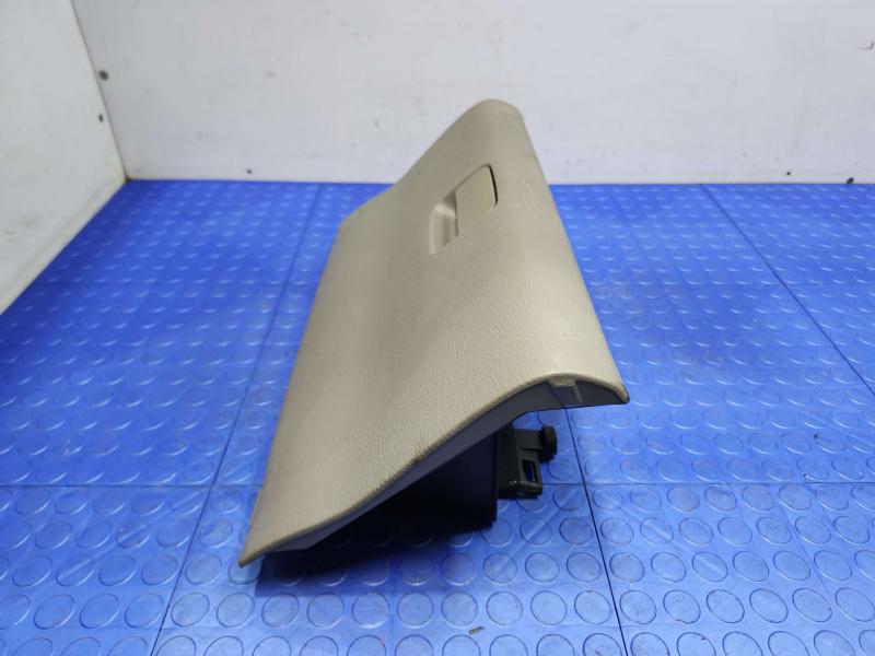 2002 Dodge Ram 1500 Glove Box