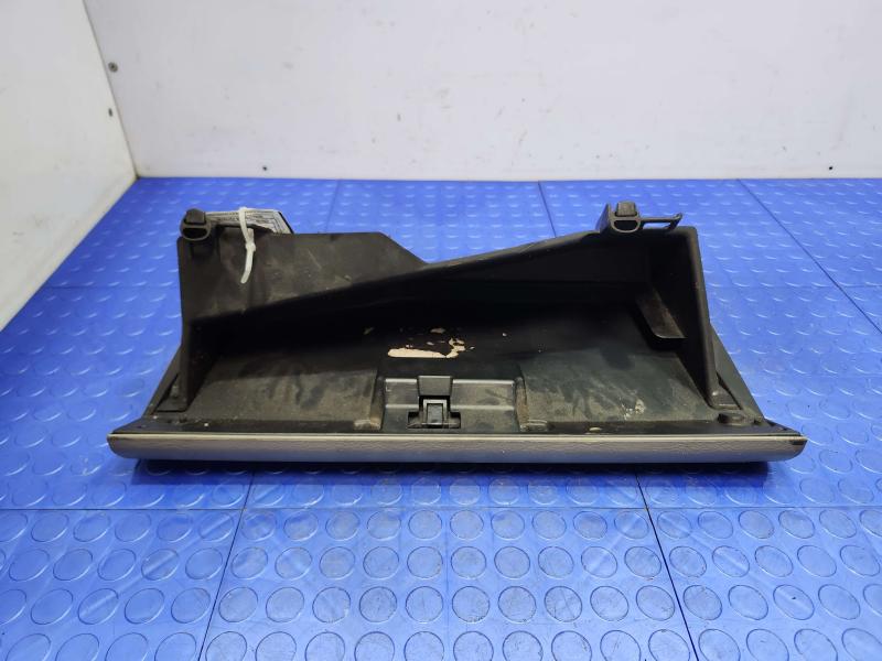 2002 Dodge Ram 1500 Glove Box