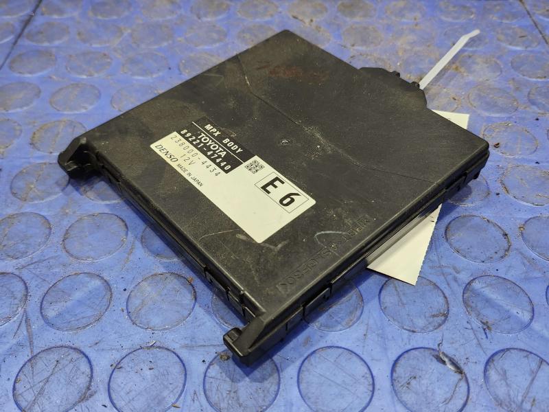 2016-2018 Toyota Prius 1.8L Network Multiplex Control Module OEM 89221-47440