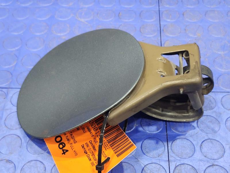 2009 Chevrolet Malibu Fuel Tank Door