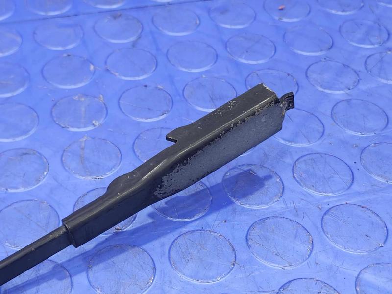 2007 Cadillac Escalade Windshield Wiper Arm Left Driver Side OEM 25872299
