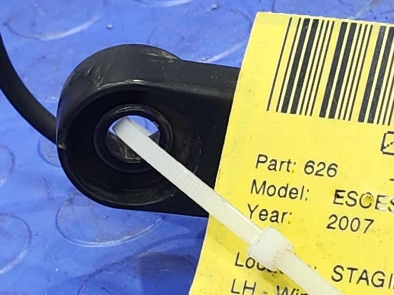 2007 Cadillac Escalade Windshield Wiper Arm Left Driver Side OEM 25872299