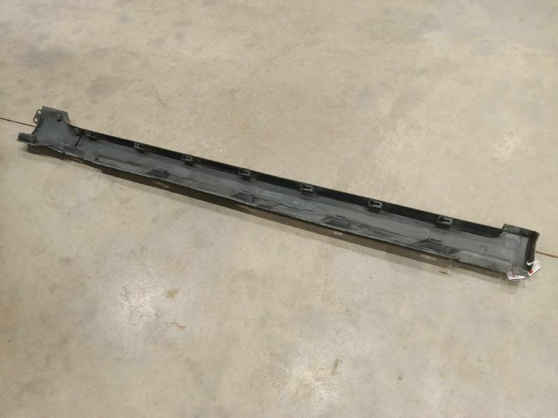 2006 Volkswagen Passat Rocker Moulding