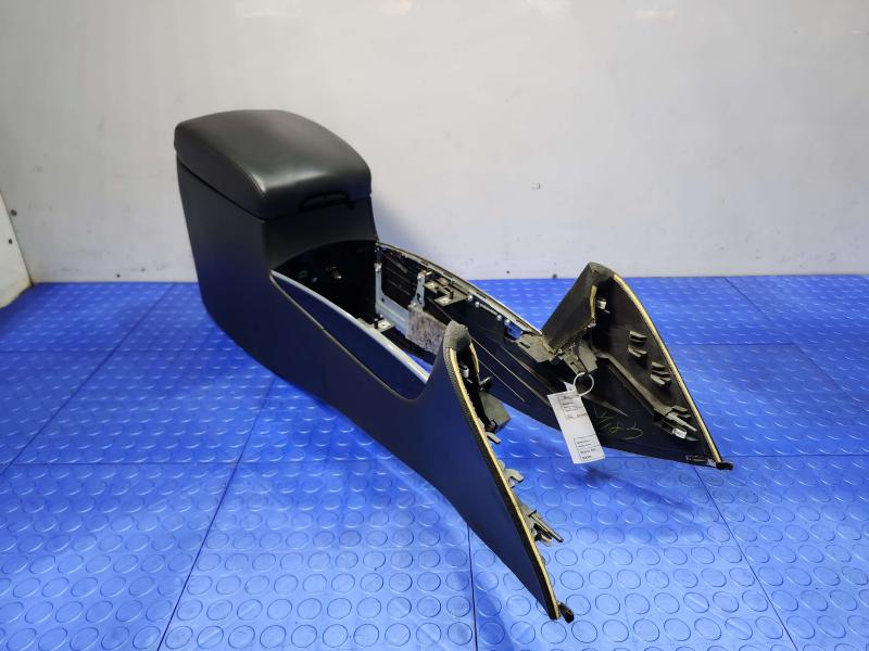 2013 Infiniti FX35 Front Console