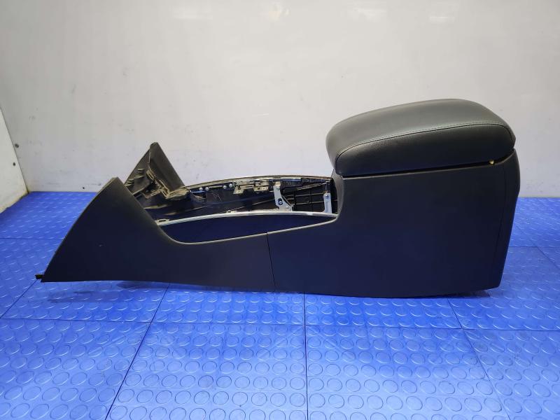 2013 Infiniti FX35 Front Console