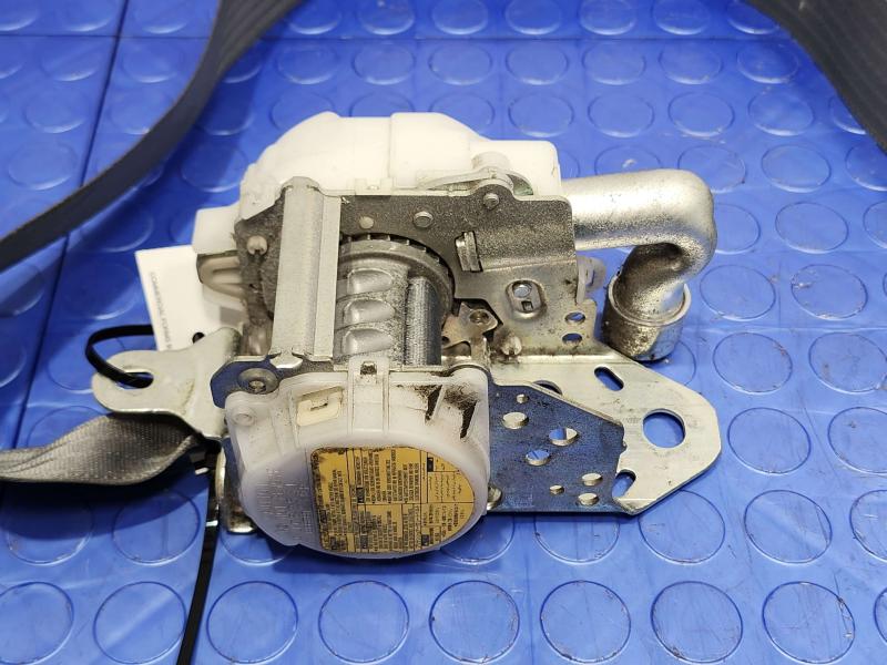 2010 Toyota Prius Front Seat Belt