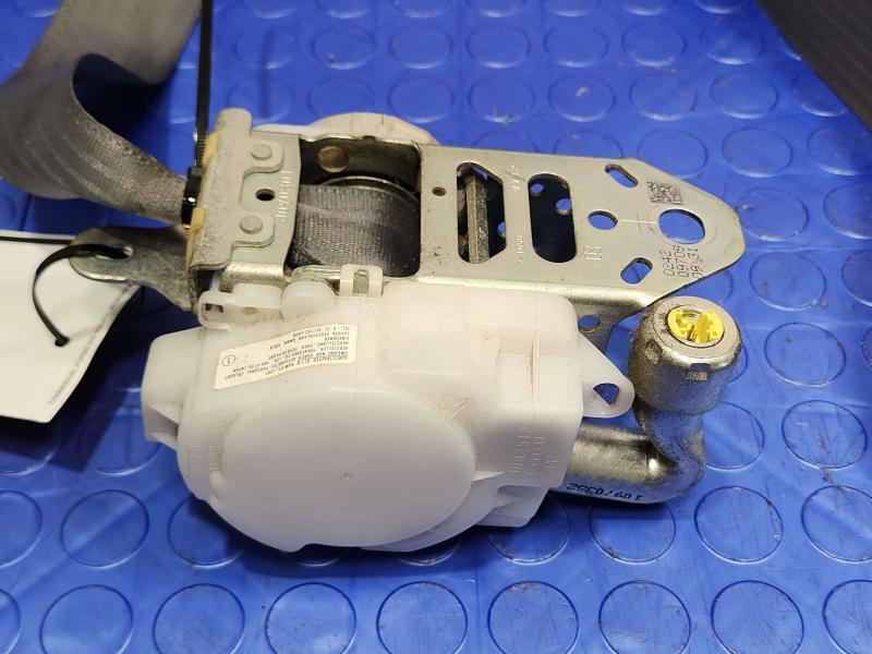 2010 Toyota Prius Front Seat Belt