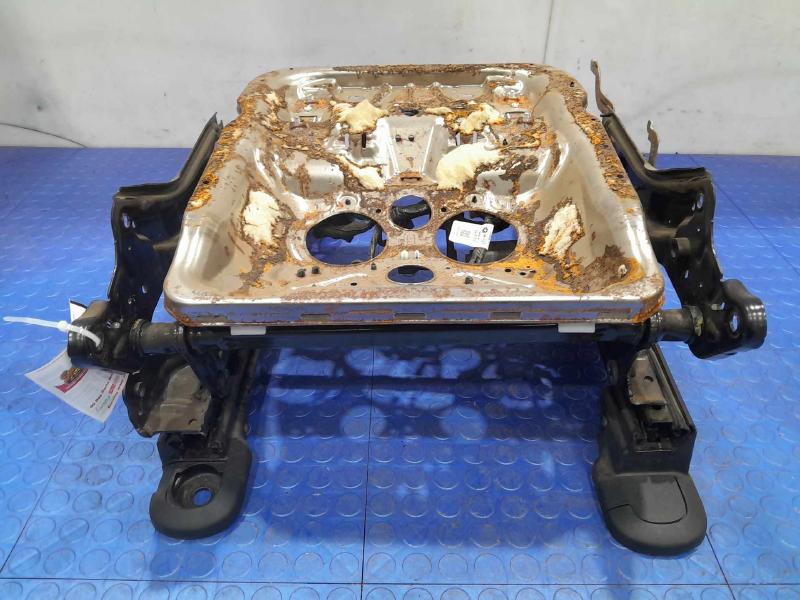 2014 Jeep Grand Cherokee Seat Track