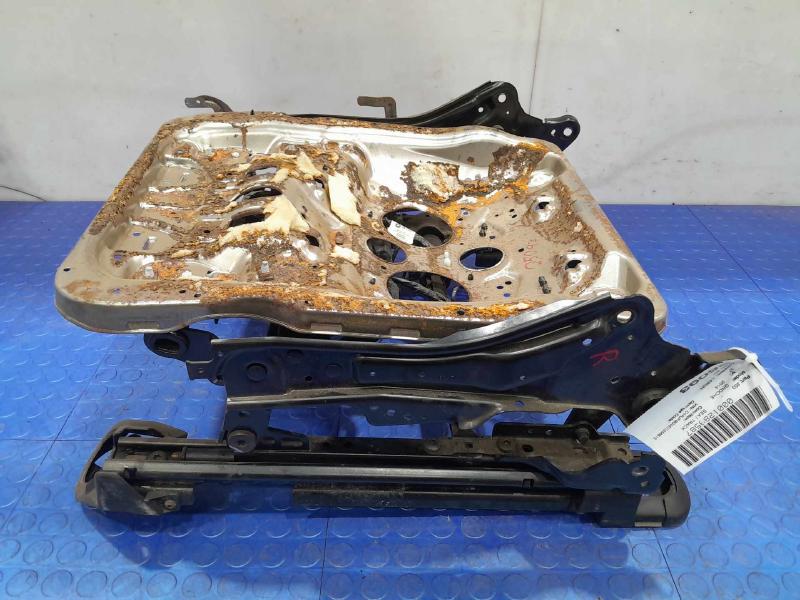 2014 Jeep Grand Cherokee Seat Track