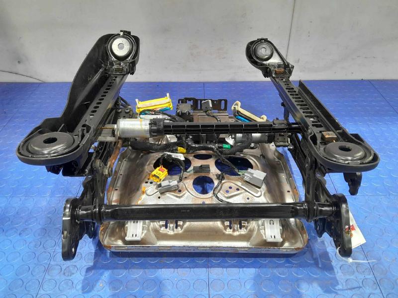 2014 Jeep Grand Cherokee Seat Track