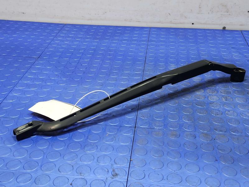 2016 Chevrolet Silverado 1500 Wiper Arm