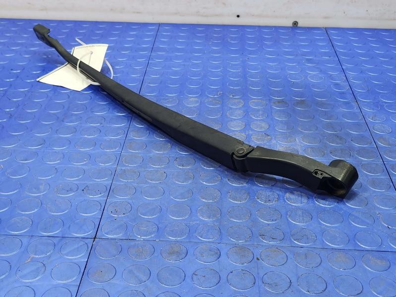 2016 Chevrolet Silverado 1500 Wiper Arm