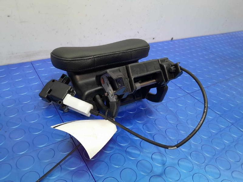 2018 Volvo S90 Headrest