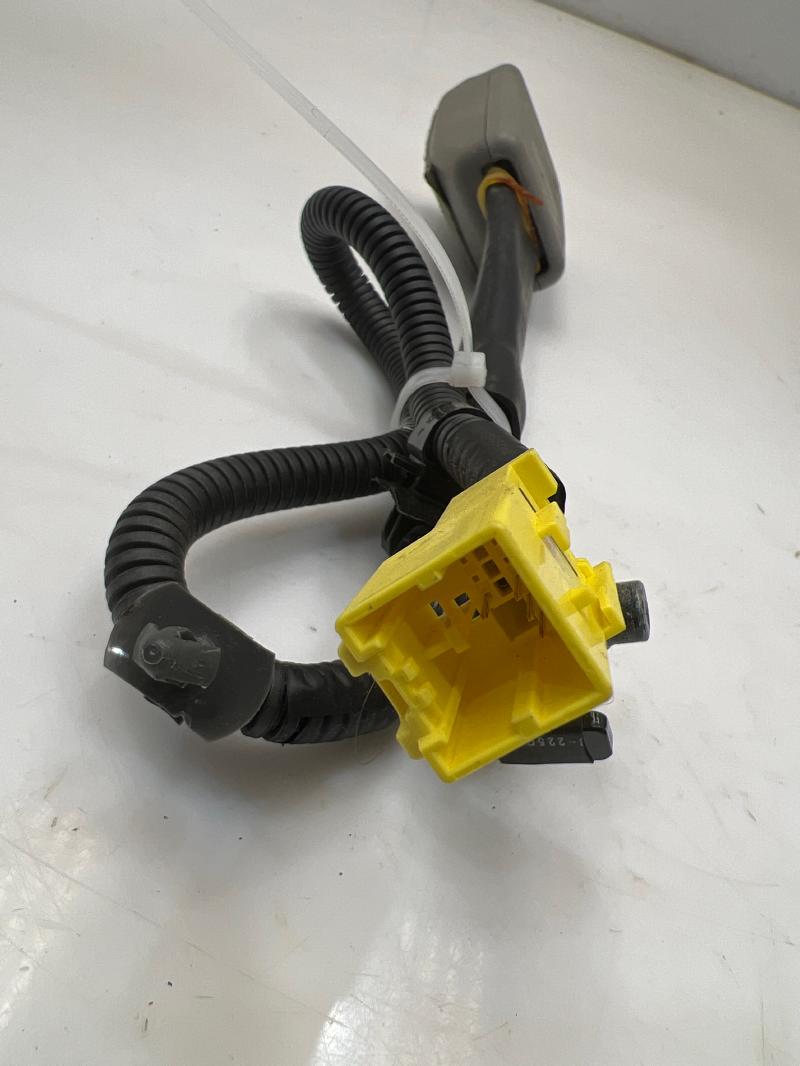 2016 Kia Sedona Front Seat Belt