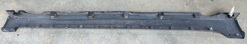 2012 Chevrolet Volt Rocker Moulding