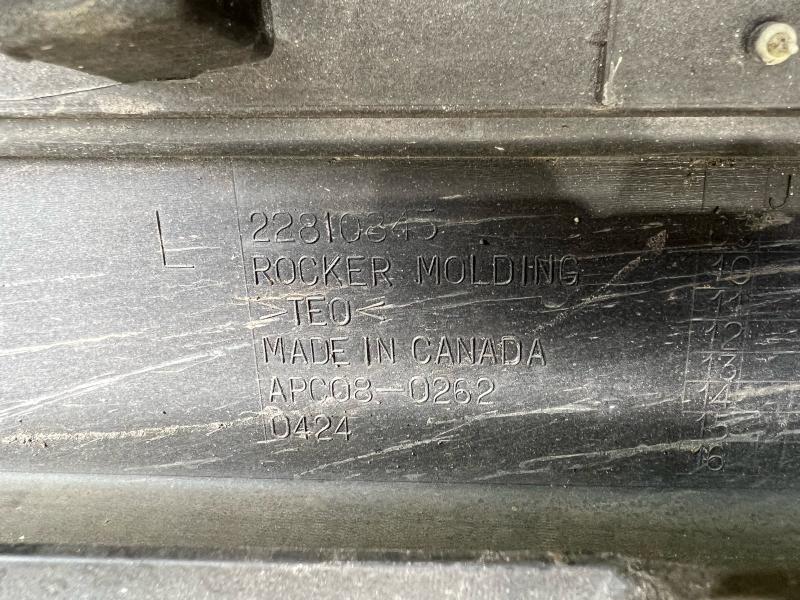 2012 Chevrolet Volt Rocker Moulding