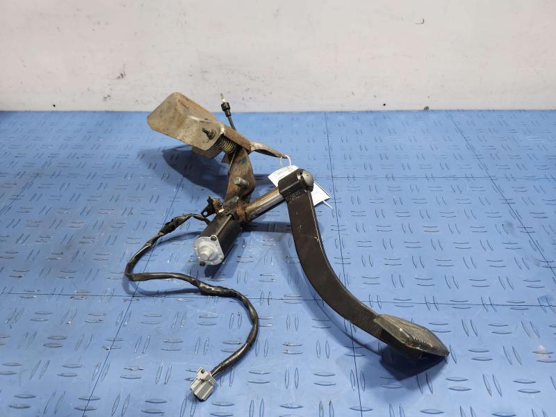 2001 Ford F-150 Brake Pedal
