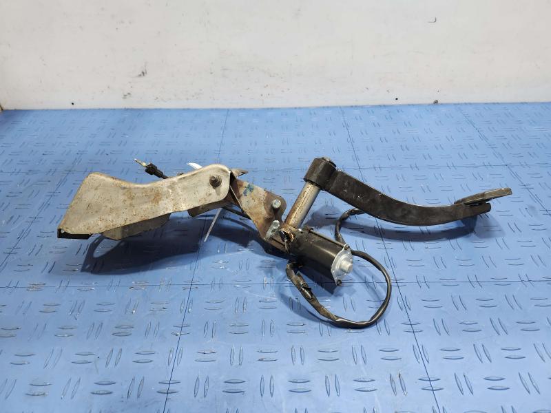 2001 Ford F-150 Brake Pedal