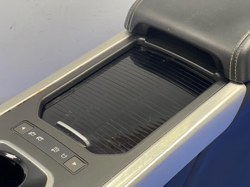 2012 Land Rover Evoque Front Console