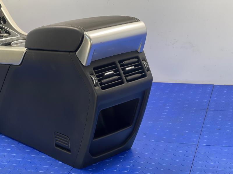 2012 Land Rover Evoque Front Console