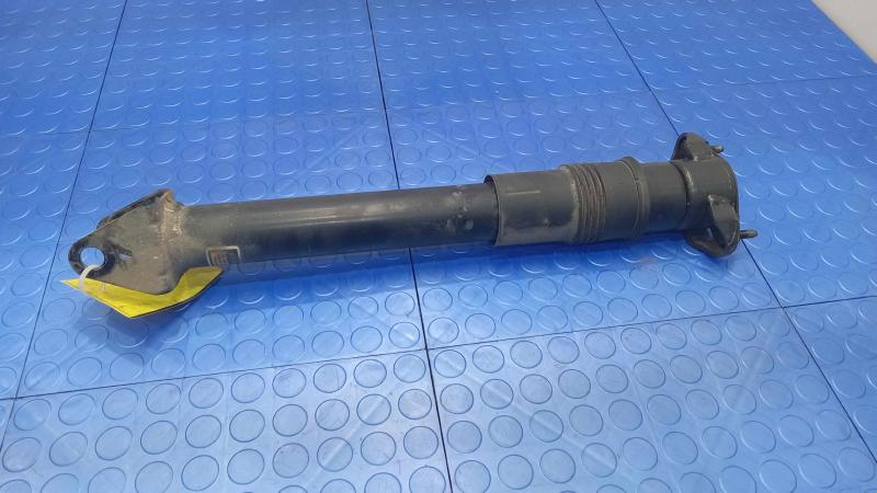 2012 Mercedes R-Class Strut Assembly