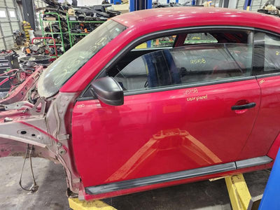 2015 Volkswagen Beetle Front Door