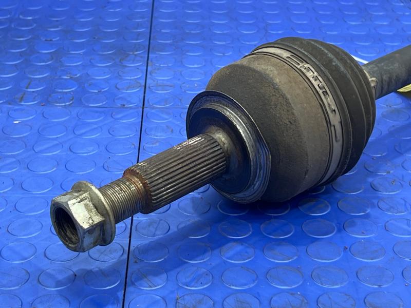 2014 Infiniti QX80 Axle Shaft