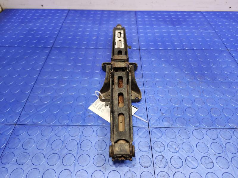 2010 Toyota Prius Jack Assembly