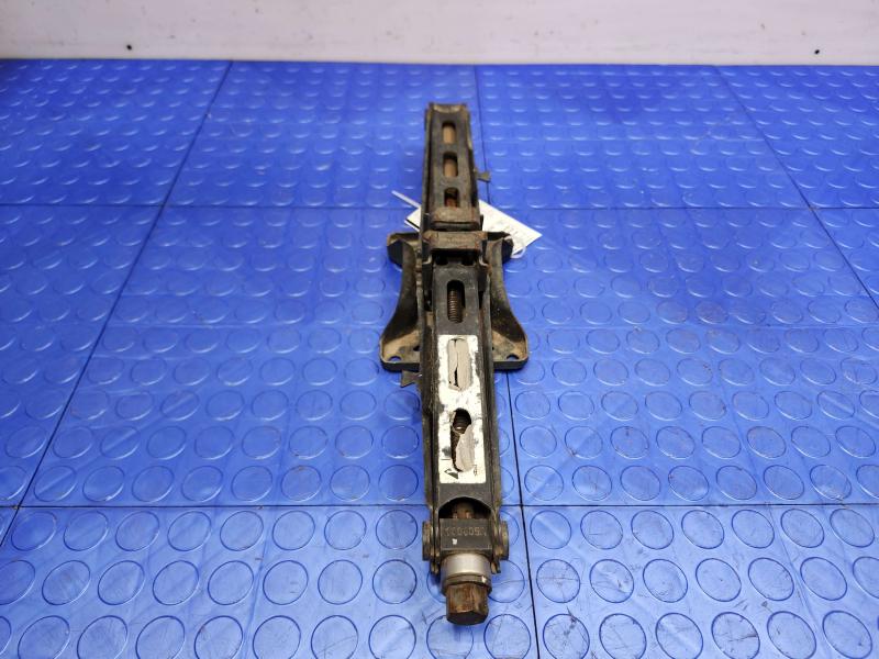 2010 Toyota Prius Jack Assembly