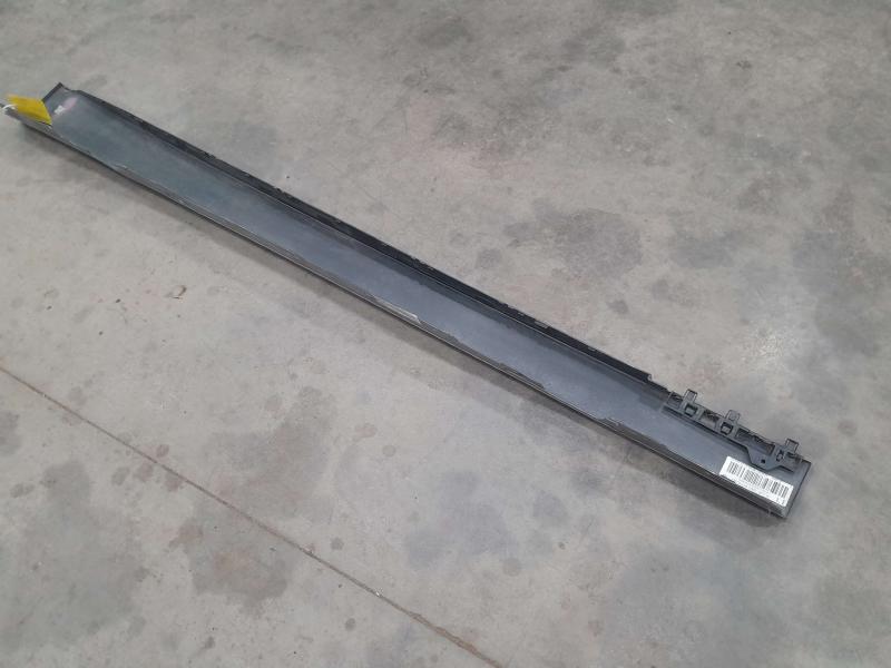 2015 BMW 328i Rocker Moulding