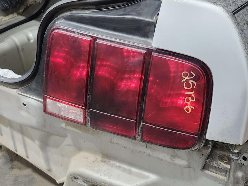 2005-2009 Ford Mustang Tail Light Assembly Right Passenger Side OEM 6R3313404AB,RH