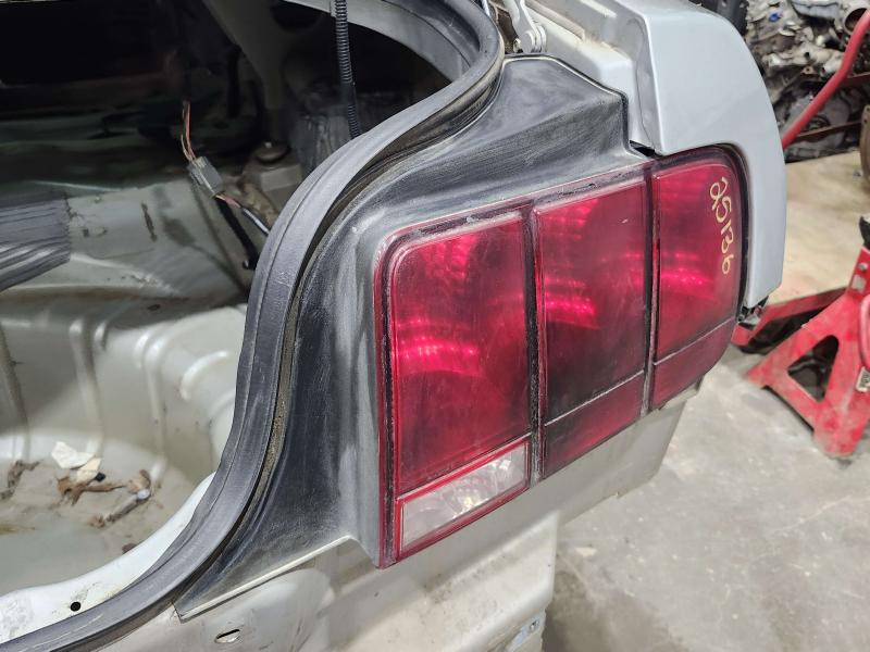 2005-2009 Ford Mustang Tail Light Assembly Right Passenger Side OEM 6R3313404AB,RH