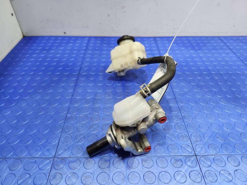 2018 Toyota Highlander Master Cylinder