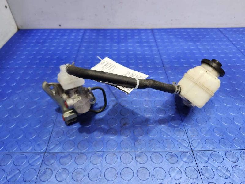 2018 Toyota Highlander Master Cylinder