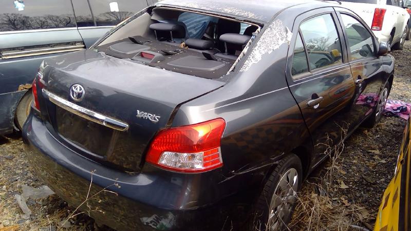 2010 Toyota Yaris Quarter Panel