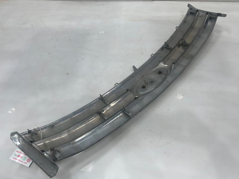 2008 Ford Taurus Grille