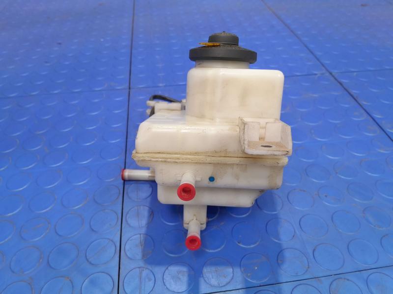 2010-2015 Toyota Prius 1.8L Brake Master Cylinder Reservoir OEM 4722047080