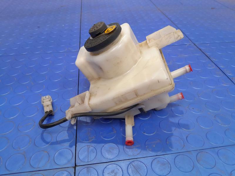2010-2015 Toyota Prius 1.8L Brake Master Cylinder Reservoir OEM 4722047080